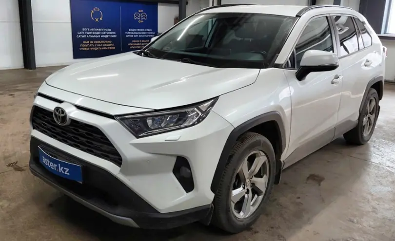 Toyota RAV4 2021 года за 15 500 000 тг. в Астана