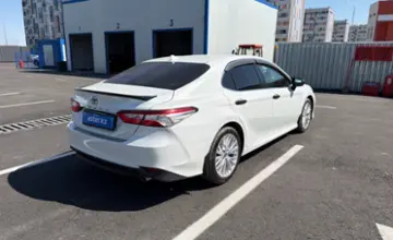 Toyota Camry 2020 года за 13 000 000 тг. в Алматы