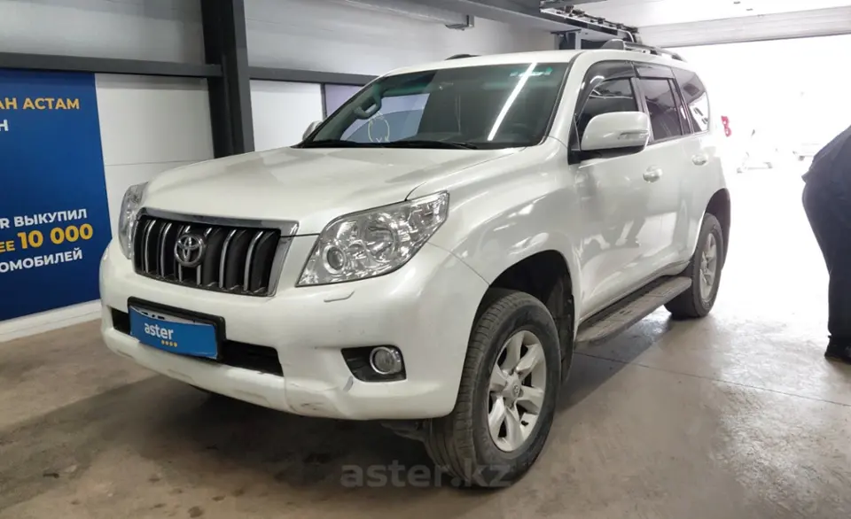 Toyota Land Cruiser Prado 2012 года за 14 900 000 тг. в Астана