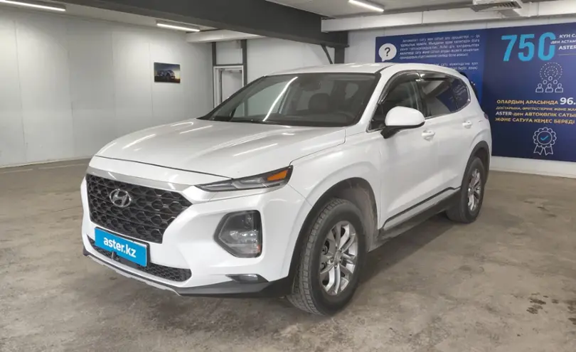 Hyundai Santa Fe 2019 года за 12 500 000 тг. в Астана