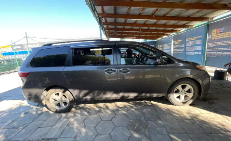Toyota Sienna 2017 года за 14 000 000 тг. в Талдыкорган фото 4