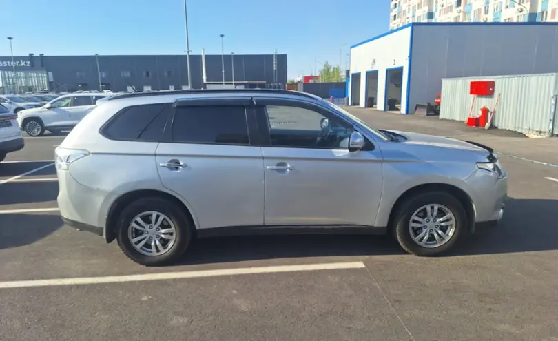 Mitsubishi Outlander 2012 года за 7 500 000 тг. в Алматы фото 4