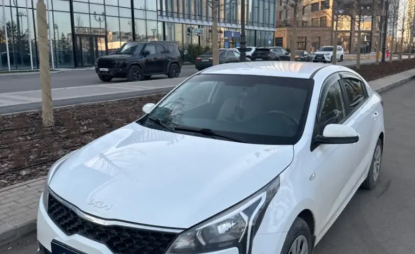 Kia Rio 2022 года за 7 500 000 тг. в Астана