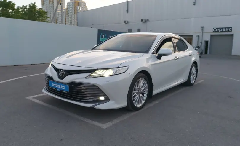 Toyota Camry 2018 года за 12 900 000 тг. в Шымкент