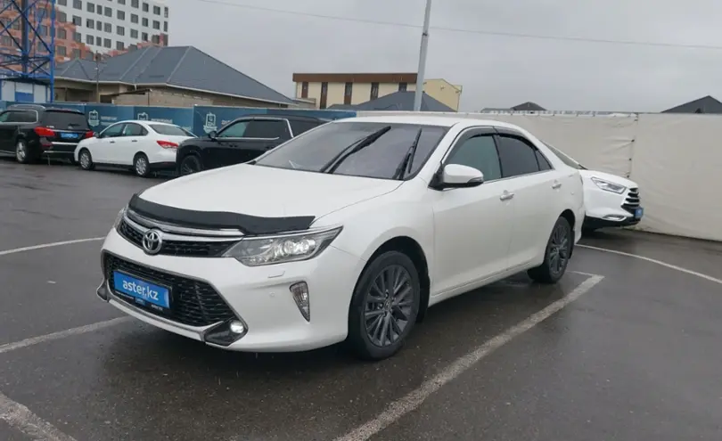 Toyota Camry 2017 года за 13 600 000 тг. в Шымкент