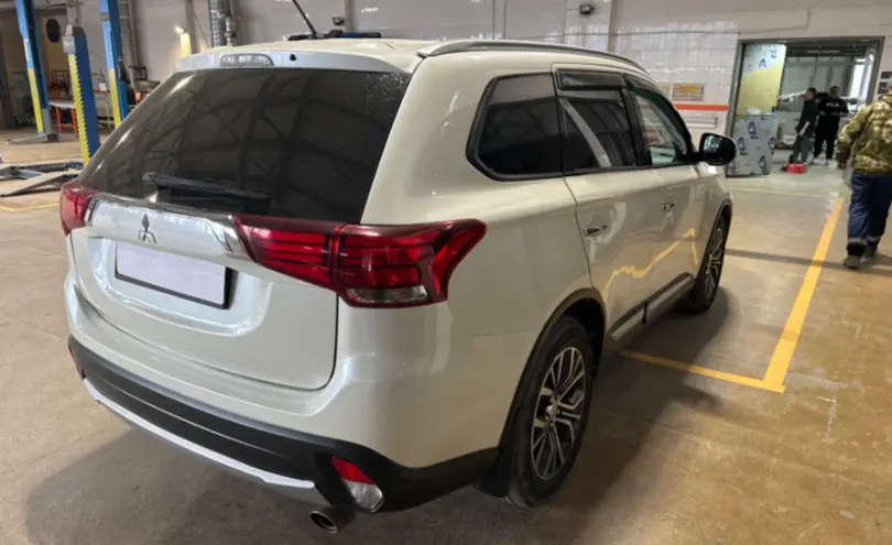 Mitsubishi Outlander 2015 года за 8 500 000 тг. в Караганда фото 5