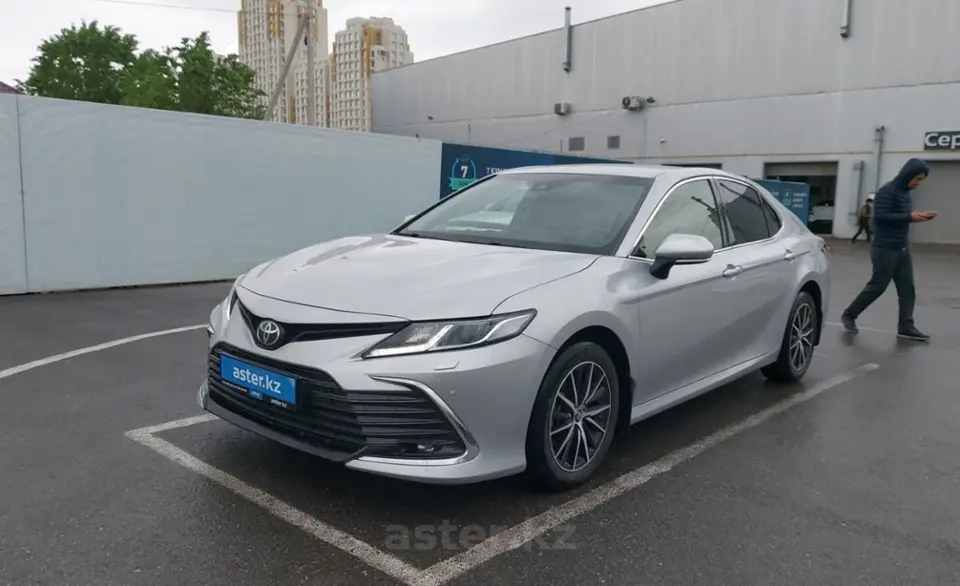 Toyota Camry 2023 года за 17 500 000 тг. в Шымкент