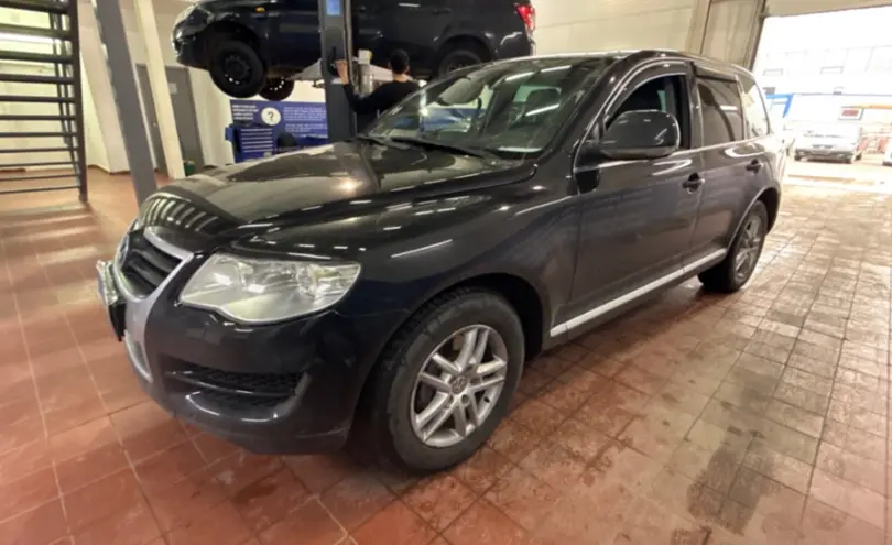 Volkswagen Touareg 2009 года за 8 500 000 тг. в Астана