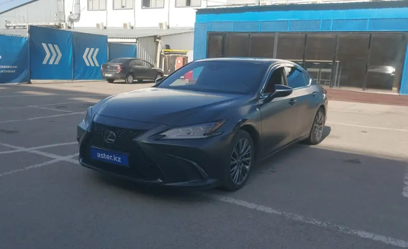 Lexus ES 2019 года за 20 000 000 тг. в Алматы