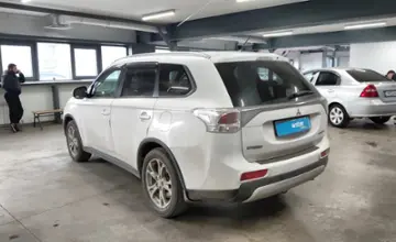 Mitsubishi Outlander 2014 года за 8 500 000 тг. в Астана фото 4