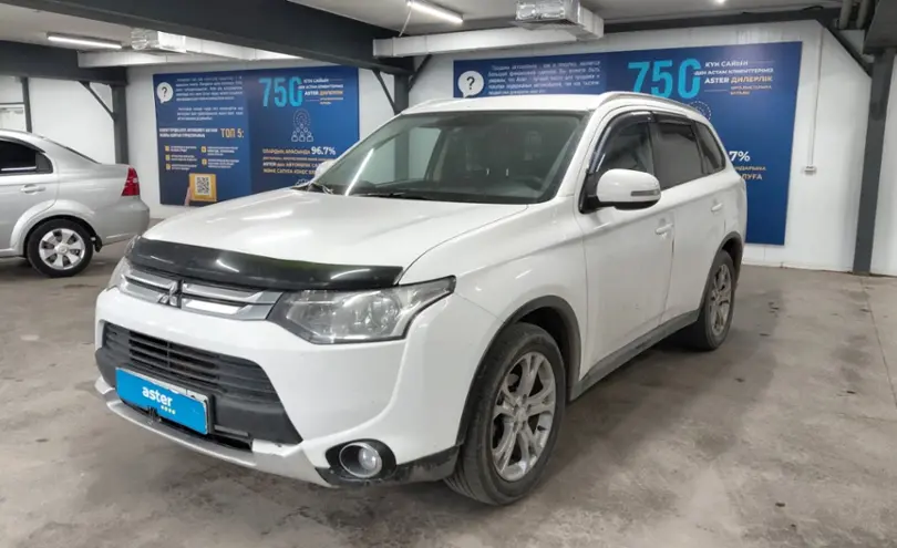 Mitsubishi Outlander 2014 года за 8 500 000 тг. в Астана