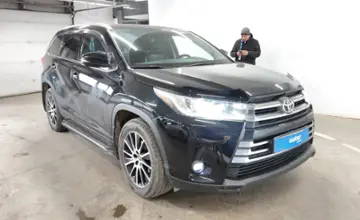 Toyota Highlander 2016 года за 18 000 000 тг. в Астана фото 2