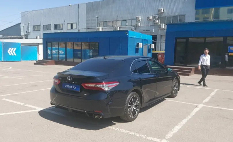 Toyota Camry 2020 года за 9 700 000 тг. в Алматы фото 3