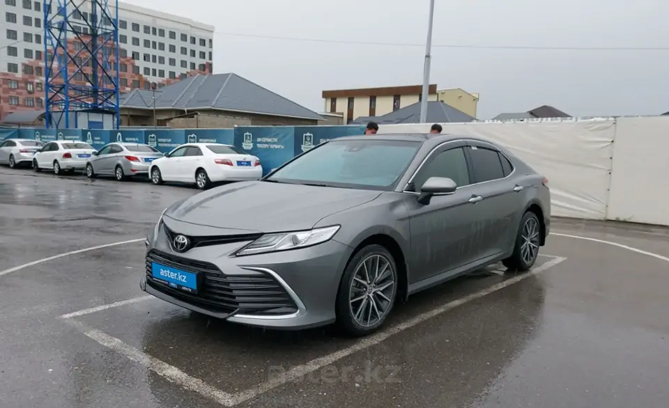 Toyota Camry 2022 года за 17 400 000 тг. в Шымкент
