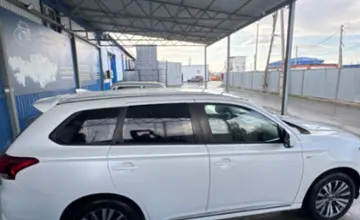 Mitsubishi Outlander 2022 года за 8 500 000 тг. в Атырау фото 4