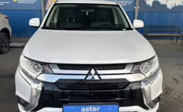 Mitsubishi Outlander 2022 года за 8 500 000 тг. в Атырау фото 2