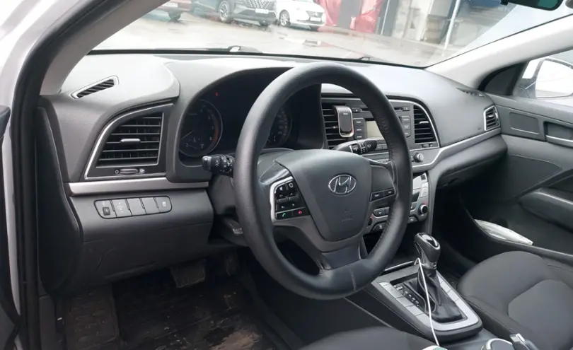 Hyundai Elantra 2018 года за 7 500 000 тг. в Шымкент фото 5