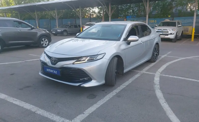 Toyota Camry 2020 года за 12 000 000 тг. в Алматы