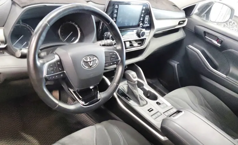 Toyota Highlander 2020 года за 23 000 000 тг. в Астана фото 5