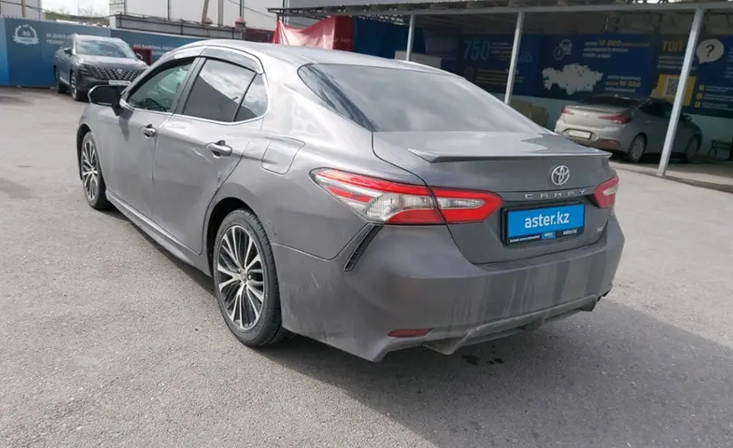 Toyota Camry 2018 года за 11 000 000 тг. в Шымкент фото 4