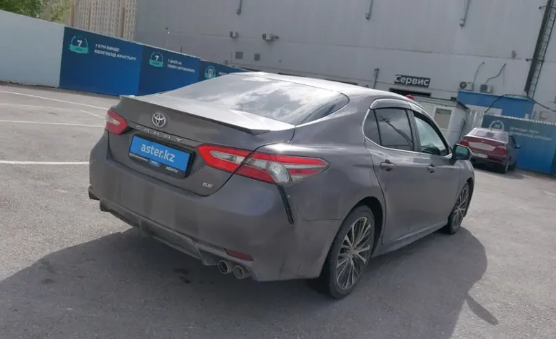 Toyota Camry 2018 года за 11 000 000 тг. в Шымкент фото 3