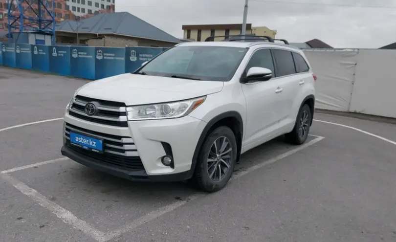 Toyota Highlander 2017 года за 17 500 000 тг. в Шымкент