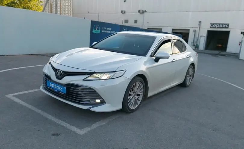 Toyota Camry 2018 года за 13 000 000 тг. в Шымкент