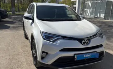 Toyota RAV4 2017 года за 13 200 000 тг. в Актобе фото 3