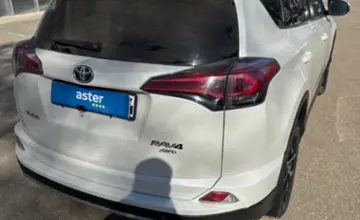 Toyota RAV4 2017 года за 13 200 000 тг. в Актобе