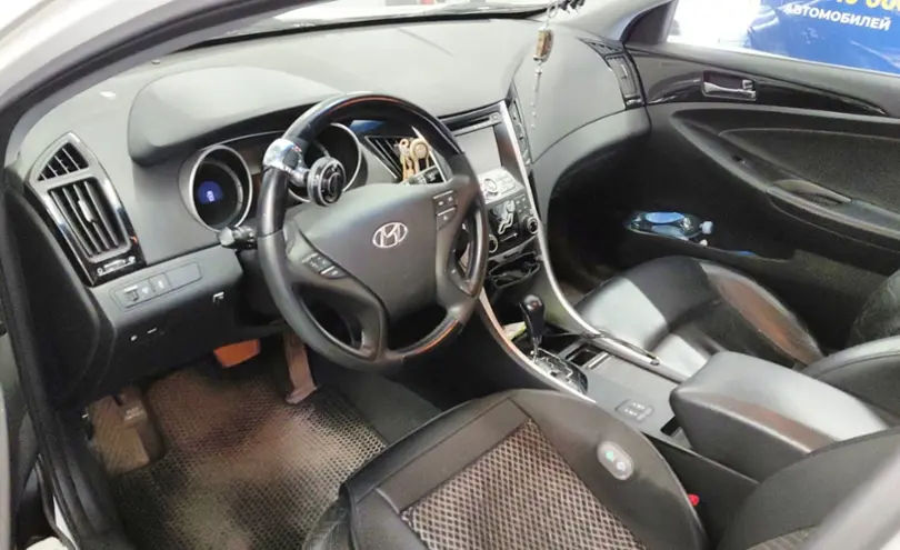Hyundai Sonata 2010 года за 6 700 000 тг. в Астана фото 5