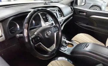 Toyota Highlander 2014 года за 11 000 000 тг. в Астана фото 5