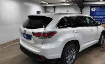 Toyota Highlander 2014 года за 11 000 000 тг. в Астана фото 3