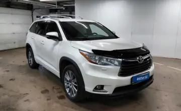 Toyota Highlander 2014 года за 11 000 000 тг. в Астана фото 2