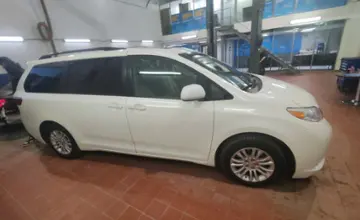 Toyota Sienna 2017 года за 15 000 000 тг. в Астана фото 4