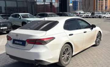 Toyota Camry 2018 года за 9 000 000 тг. в Астана