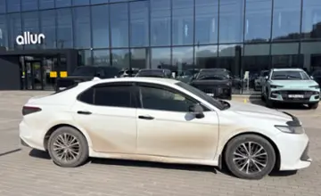 Toyota Camry 2018 года за 9 000 000 тг. в Астана фото 4