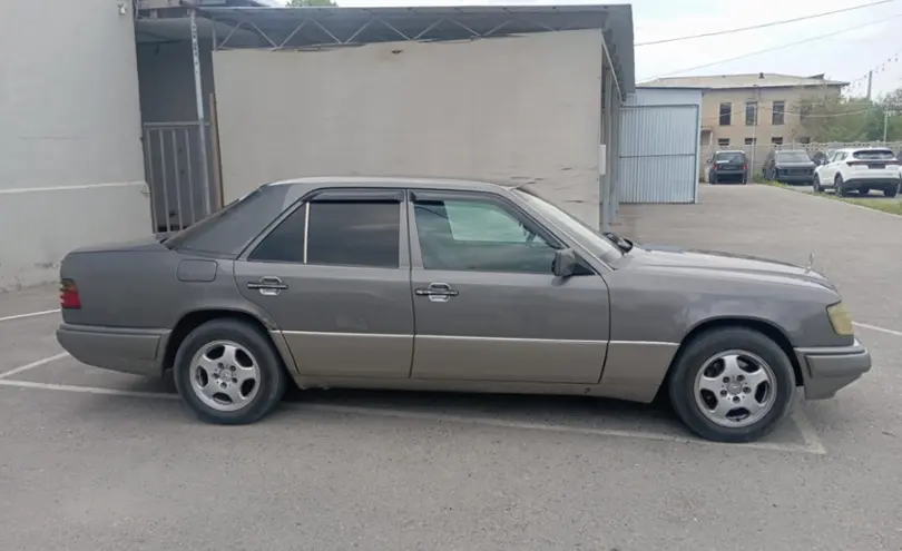 Mercedes-Benz E-Класс 1994 года за 2 000 000 тг. в Тараз фото 4