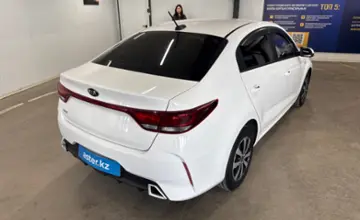 Kia Rio 2021 года за 7 200 000 тг. в Астана