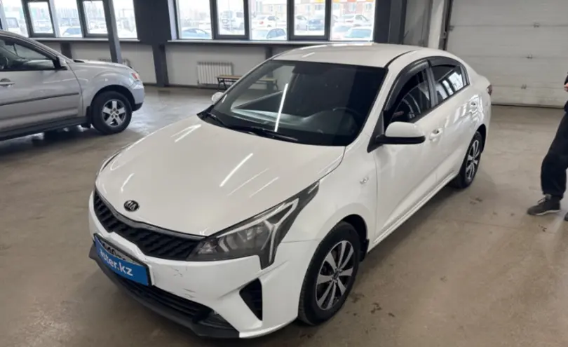 Kia Rio 2021 года за 7 200 000 тг. в Астана
