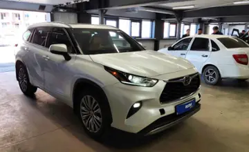 Toyota Highlander 2022 года за 28 000 000 тг. в Астана фото 2
