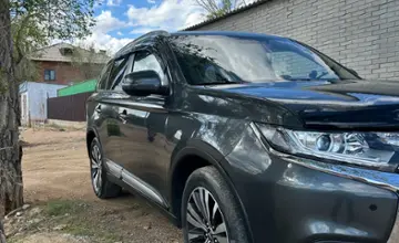 Mitsubishi Outlander 2019 года за 10 500 000 тг. в Карагандинская область фото 2