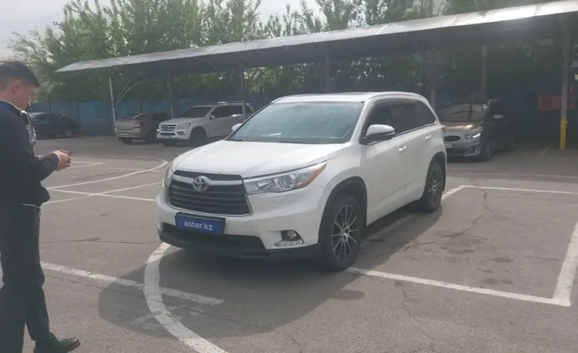Toyota Highlander 2014 года за 16 000 000 тг. в Алматы