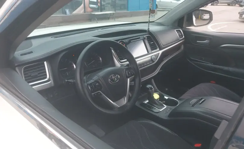 Toyota Highlander 2014 года за 16 000 000 тг. в Алматы фото 5