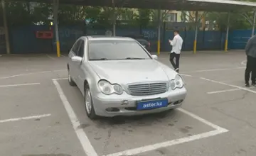 Mercedes-Benz C-Класс 2002 года за 2 500 000 тг. в Алматы фото 2