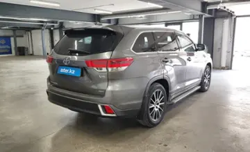 Toyota Highlander 2018 года за 17 500 000 тг. в Астана фото 3