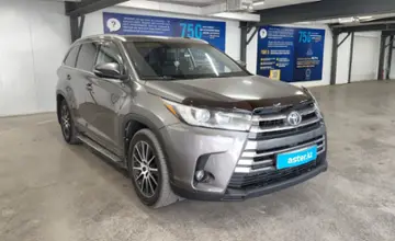 Toyota Highlander 2018 года за 17 500 000 тг. в Астана фото 2
