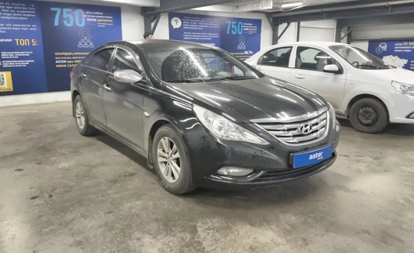 Hyundai Sonata 2010 года за 5 500 000 тг. в Астана фото 2