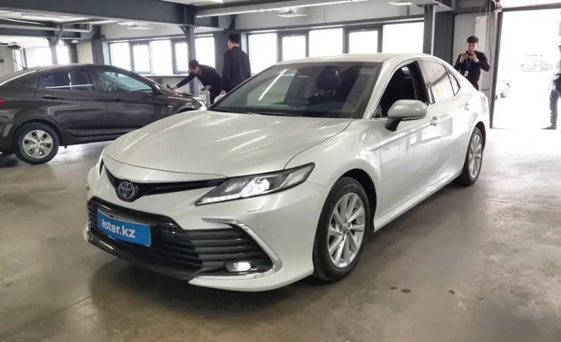 Toyota Camry 2023 года за 16 000 000 тг. в Астана