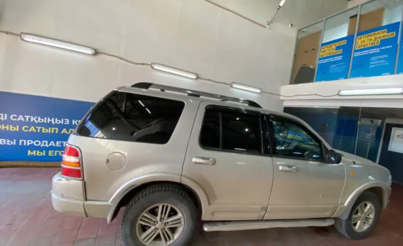 Ford Explorer 2005 года за 5 500 000 тг. в Астана фото 4