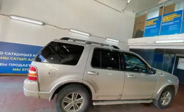 Ford Explorer 2005 года за 5 500 000 тг. в Астана фото 4
